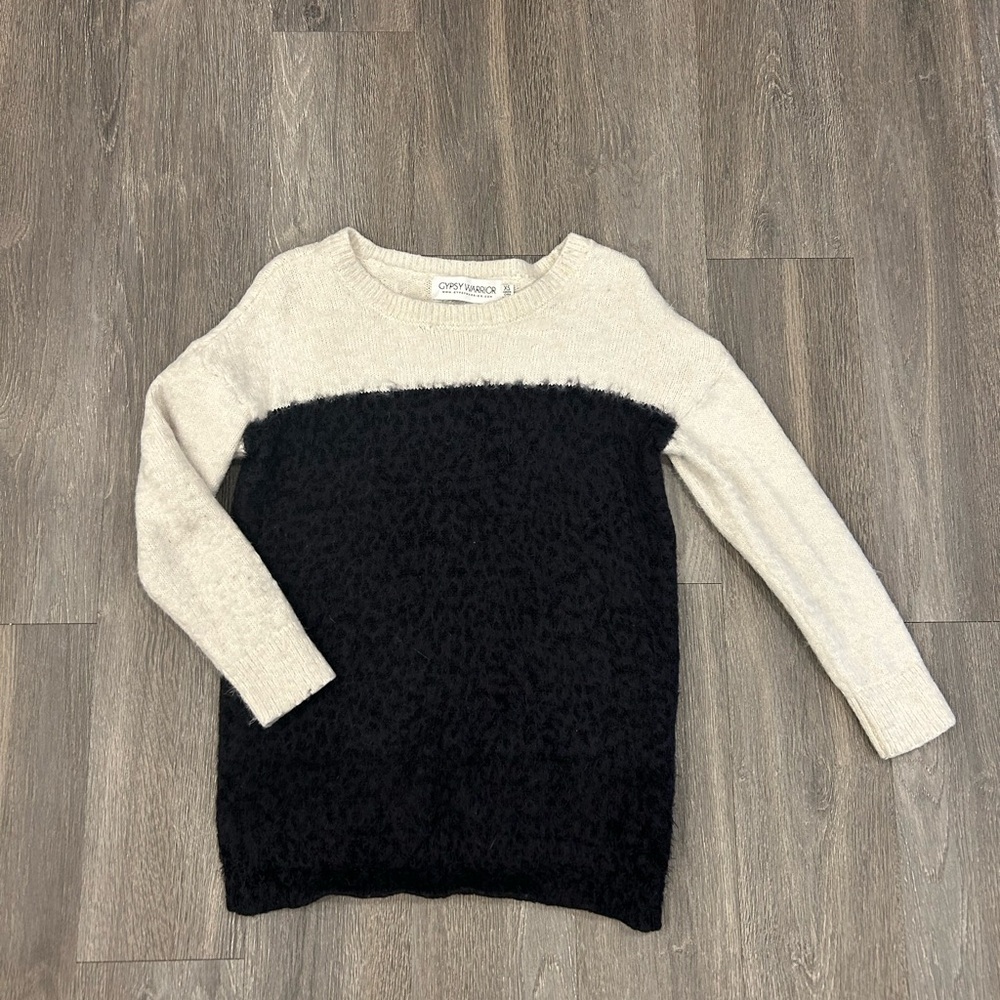 Gypsy Warrior Black and Cream Sweater